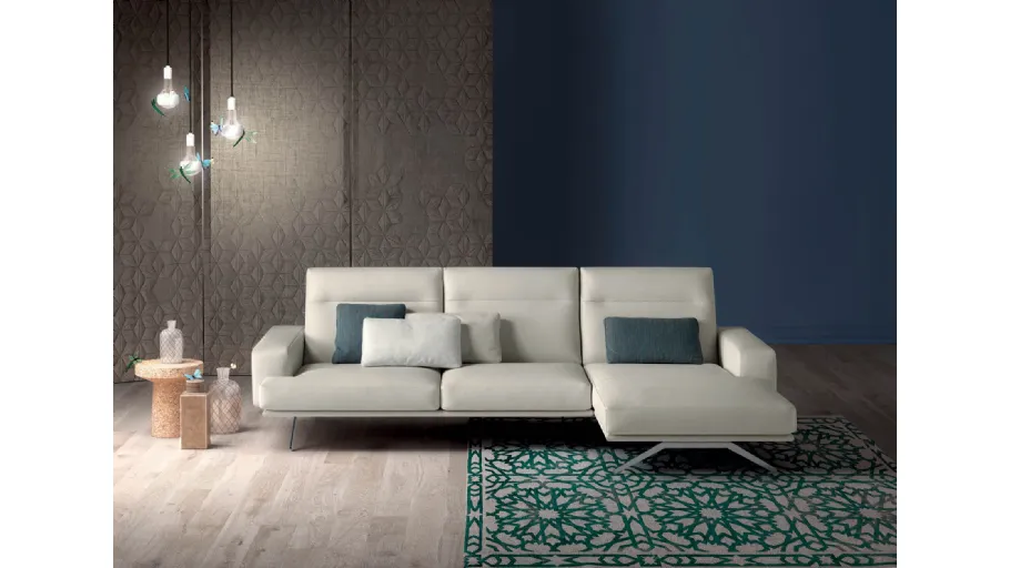 Divano in tessuto con penisola Posh Line di Samoa