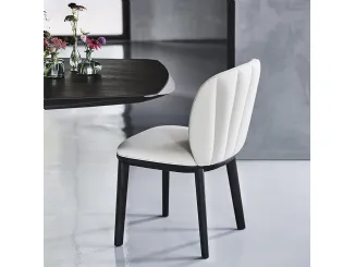 Sedia in legno con rivestimento in pelle Chrishell di Cattelan Italia