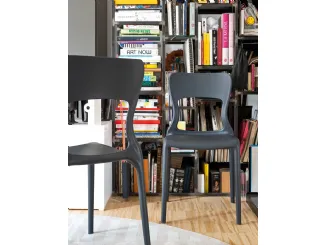 Sedia di design in polipropilene grigio opaco Helios di Connubia