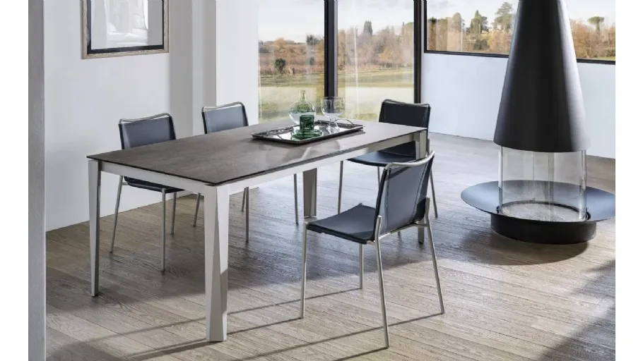 Sedia Shape in cuoio di Bontempi