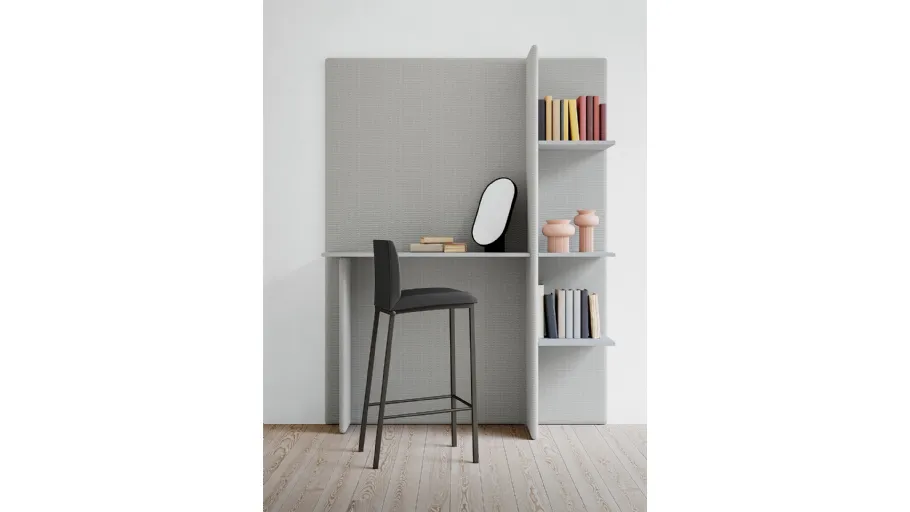 Sgabello Zara Up con struttura in metallo verniciato e seduta rivestita in ecopelle di Arredo3