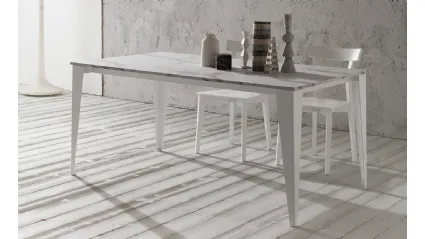 Tavolo allungabile Key con top in laminato e gambe in metallo verniciato di Arredo3
