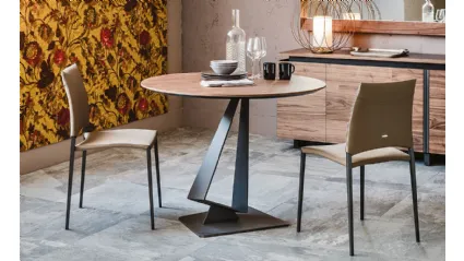 Tavolo rotondo con piano in legno e base in acciaio Roger di Cattelan Italia