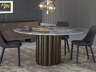 Tavolo Dorian Table con top in marmo e base in poliuretano finitura bronzo spazzolato di Bonaldo