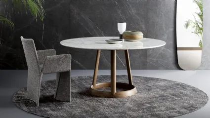 Tavolo rotondo Greeny con top in marmo e base in legno di Bonaldo