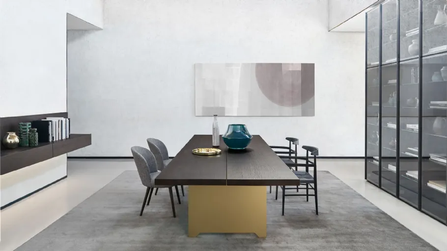 Tavolo rettangolare Diadro con piano in legno scuro e base in metallo di Presotto