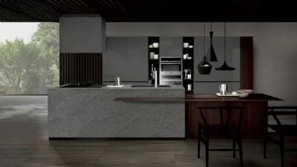 Cucina Design in laccato lucido Grigio Londra con isola in HPL Argento e Laminato Rovere Termico Linea Edge di Composit