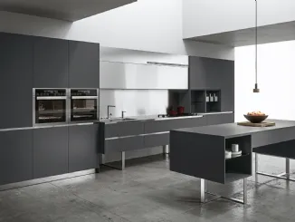 Cucina Design con isola Sipario in Fenix Grigio Bromo di Aran