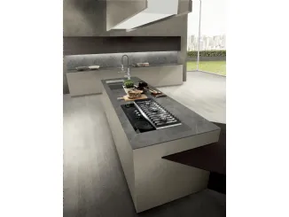 Cucina Moderna con isola Touch in Resina Dim Grey e top in laminam Pietra Grey di Composit