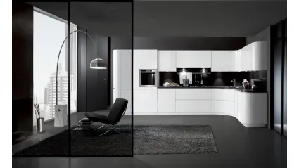 Cucina su misura di design angolare Linea Round in laccato lucido Bianco con top in Fenix Grigio Bromo di Composit