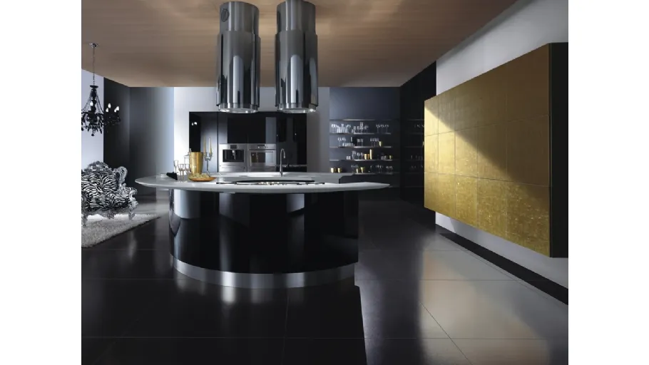 Cucina Maxima in inox e laccato nero lucido con Isola ed elementi con ante finiture Oro sospesi di C