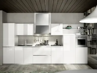 Cucina Mood laccata bianca lucida lineare di Composit