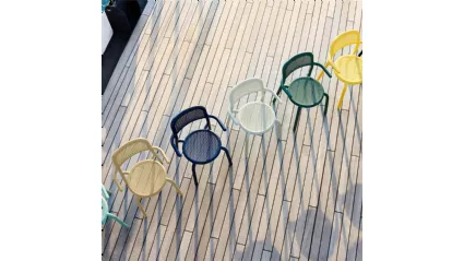 Sedia da giardino vari colori con braccioli Toní Armchair di Fatboy