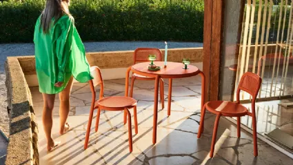 Tavolo Tonì Bistreau con sedie di Fatboy